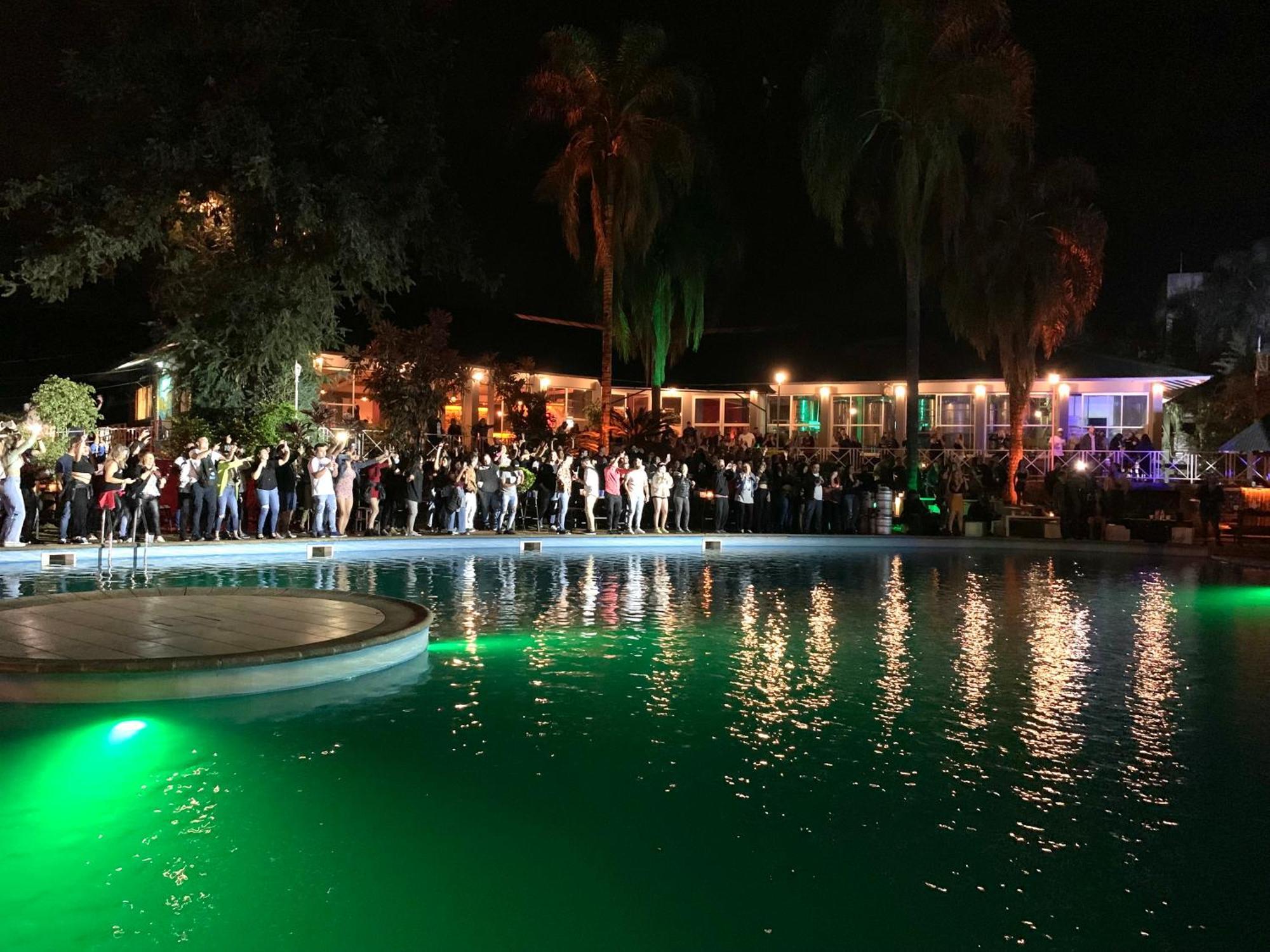 Beer Hotel Iguazu プエルト・イグアス エクステリア 写真